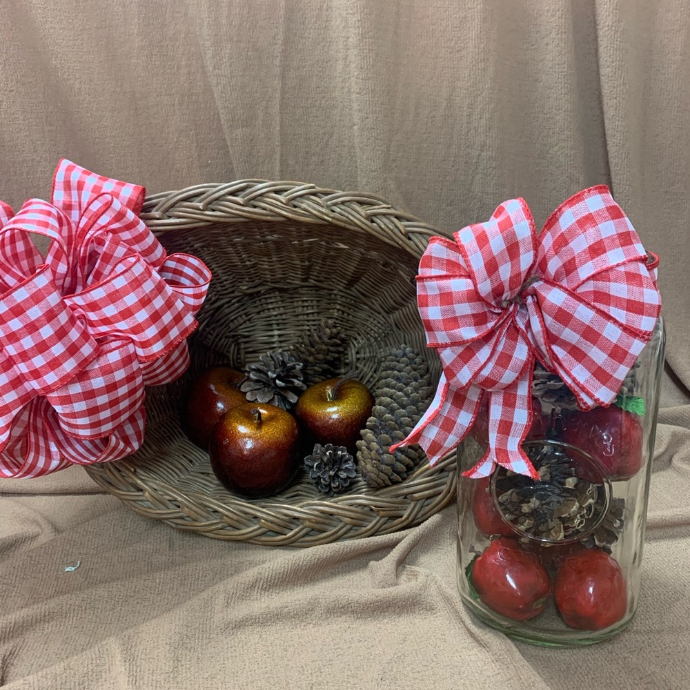 Red Gingham Bows with Basket and Jar. Inv 473